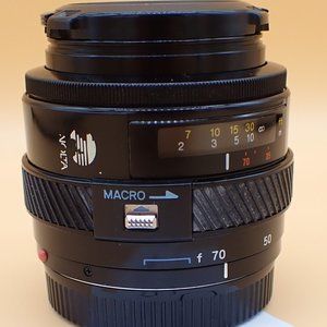 MINOLTA Maxxum Zoom 35 / 70mm 1: 4(22) Camera Lens.
